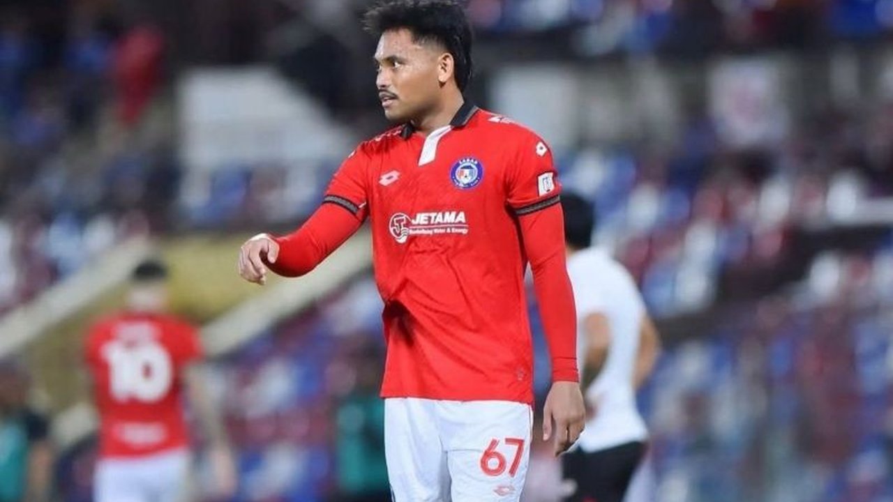 Penyerang sayap Persib Bandung, Saddil Ramdani, resmi kembali dipanggil memperkuat Timnas Indonesia untuk persiapan FIFA Match Day dan ASEAN Hyundai Cup 2026, menandai kembalinya setelah absen dua tahun.