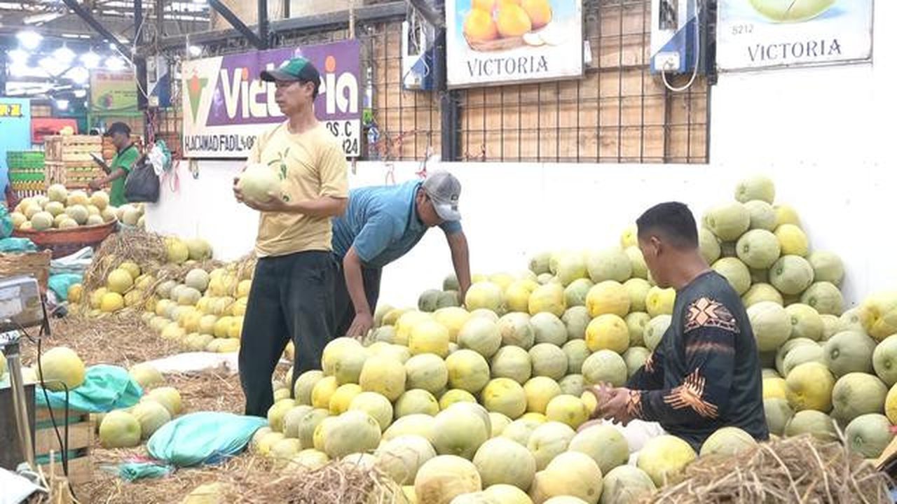 Penjual Buah Alami Kenaikan Omzet Usai Suplai Dapur MBG. (Foto: Bakom RI)