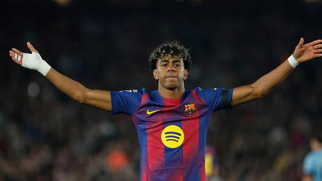 Selebrasi Lamine Yamal dalam laga Barcelona vs Celta Vigo di Liga Spanyol 2025/2026, Kamis (23/4/2026). (AP Photo/Joan Monfort)
