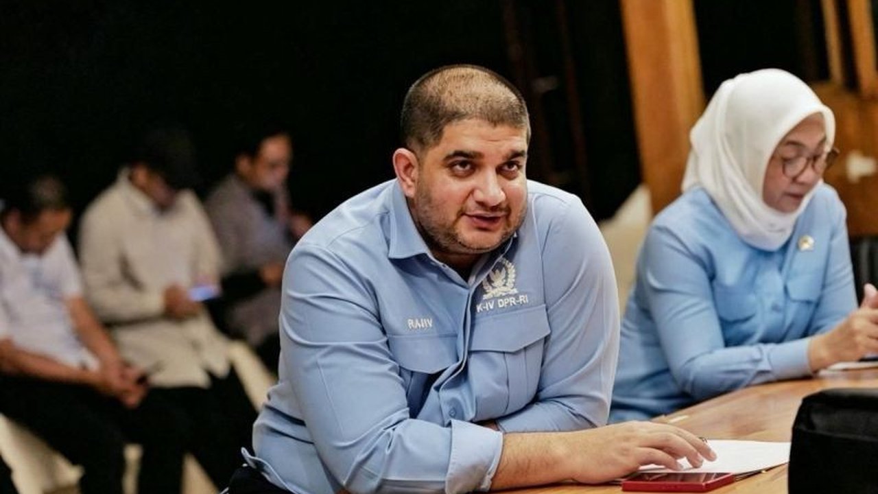 Anggota DPR RI memberikan apresiasi tinggi terhadap kinerja Menteri Pertanian yang berhasil membawa stok beras Indonesia mencapai 5 juta ton, tertinggi sepanjang sejarah, menandakan kemajuan pesat menuju swasembada pangan.