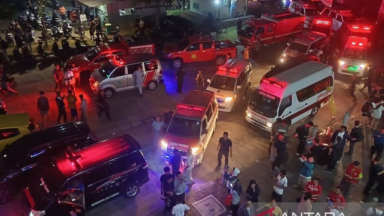 Kepala BP BUMN Dony Oskaria memastikan penanganan korban kecelakaan kereta api di Bekasi Timur menjadi prioritas utama pemerintah, menekankan keselamatan masyarakat sebagai hukum tertinggi.