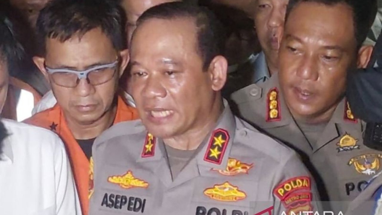 Polda Metro Jaya masih terus melakukan penyidikan mendalam terkait insiden Kecelakaan Kereta Bekasi yang melibatkan CommuterLine dan KRD, dengan puluhan korban luka dan meninggal dunia.