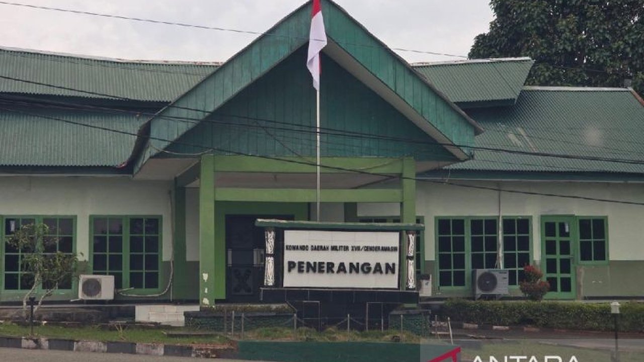 Kapendam XVII Cendrawasih Kolonel Inf Tri Purwanto membantah tegas adanya Hoaks Penyerangan Koramil Dekai oleh KKB di Yahukimo, Papua Pegunungan, memastikan situasi kondusif dan mengimbau masyarakat tidak mudah terpengaruh isu.
