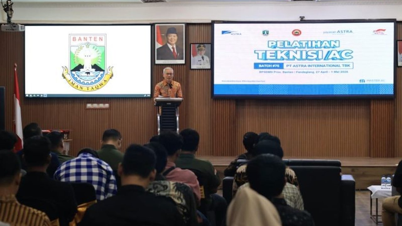 Densus 88 Antiteror Polri dan PT Astra International berkolaborasi membekali 20 mantan napiter dengan keterampilan servis AC di Banten, wujud nyata program reintegrasi mantan napiter.