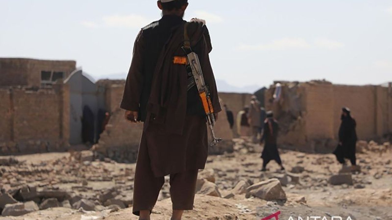 Ketegangan di perbatasan meningkat akibat Bentrokan Pakistan Afghanistan yang menewaskan sembilan orang. Islamabad menuduh Kabul menargetkan warga sipil, sementara Kabul membantah dan menuduh balik Pakistan.