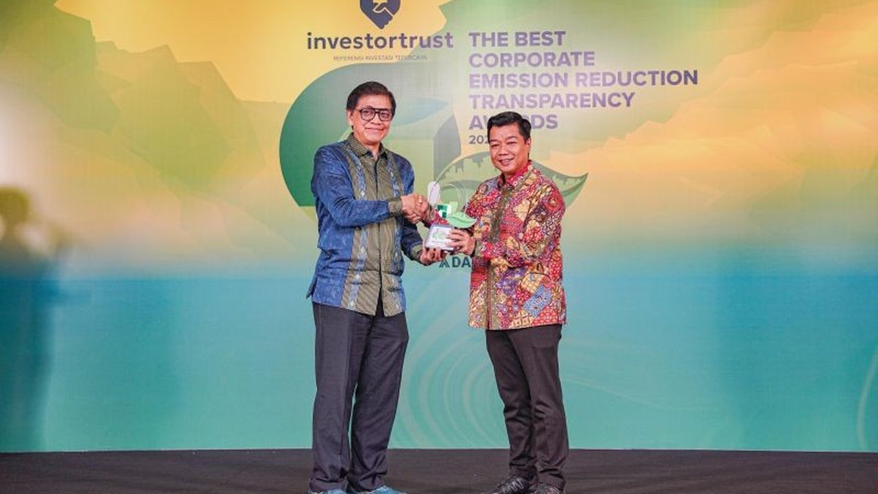 Pertamina Patra Niaga kembali menorehkan prestasi gemilang dengan meraih The Best Corporate Emission Reduction Transparency Awards 2026. Pencapaian ini menegaskan komitmen kuat Pertamina Patra Niaga dalam mengelola dan menurunkan emisi secara transparan d