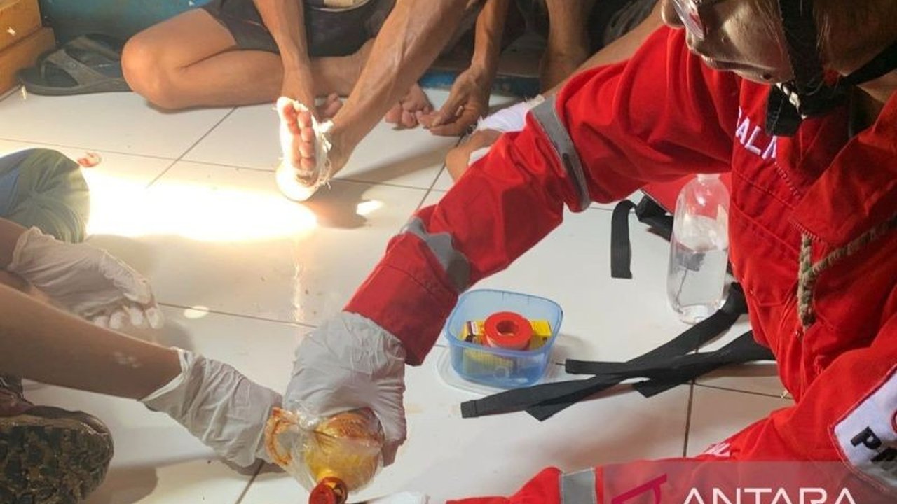 Palang Merah Indonesia (PMI) Cianjur bergerak cepat tangani banjir di Desa Jamali, Kecamatan Mande, dengan mengerahkan 25 relawan untuk layanan kesehatan dan pembersihan fasilitas umum, serta mendistribusikan bantuan logistik bagi warga terdampak.