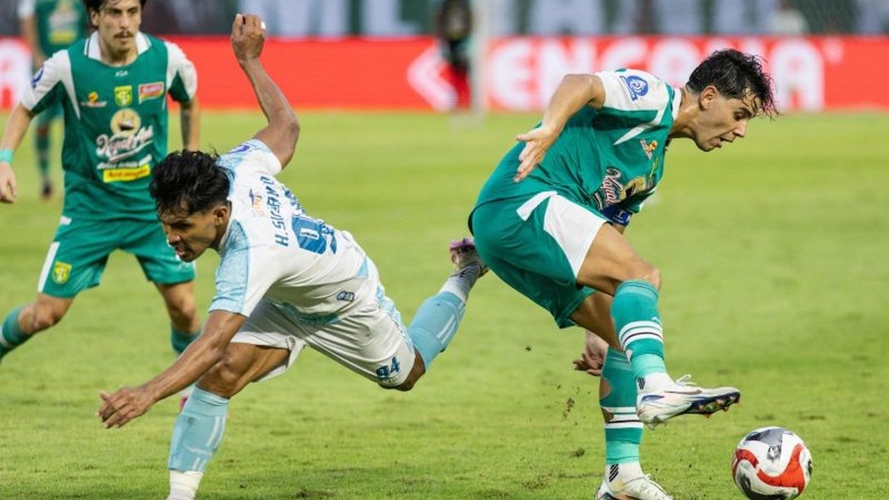 Pelatih sementara PSBS Biak, Kahudi Wahyu Widodo, mengakui kendala fisik menjadi faktor utama kekalahan timnya dari Persebaya Surabaya, membuat mereka makin terpuruk di dasar klasemen BRI Super League.