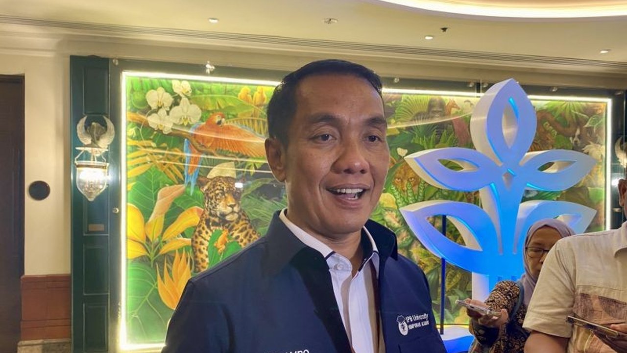 Wakil Ketua Komisi XI DPR RI Fauzi Amro mewacanakan penguatan kredit UMKM melalui revisi UU P2SK, menyoroti pelambatan penyaluran meskipun likuiditas bank tersedia.
