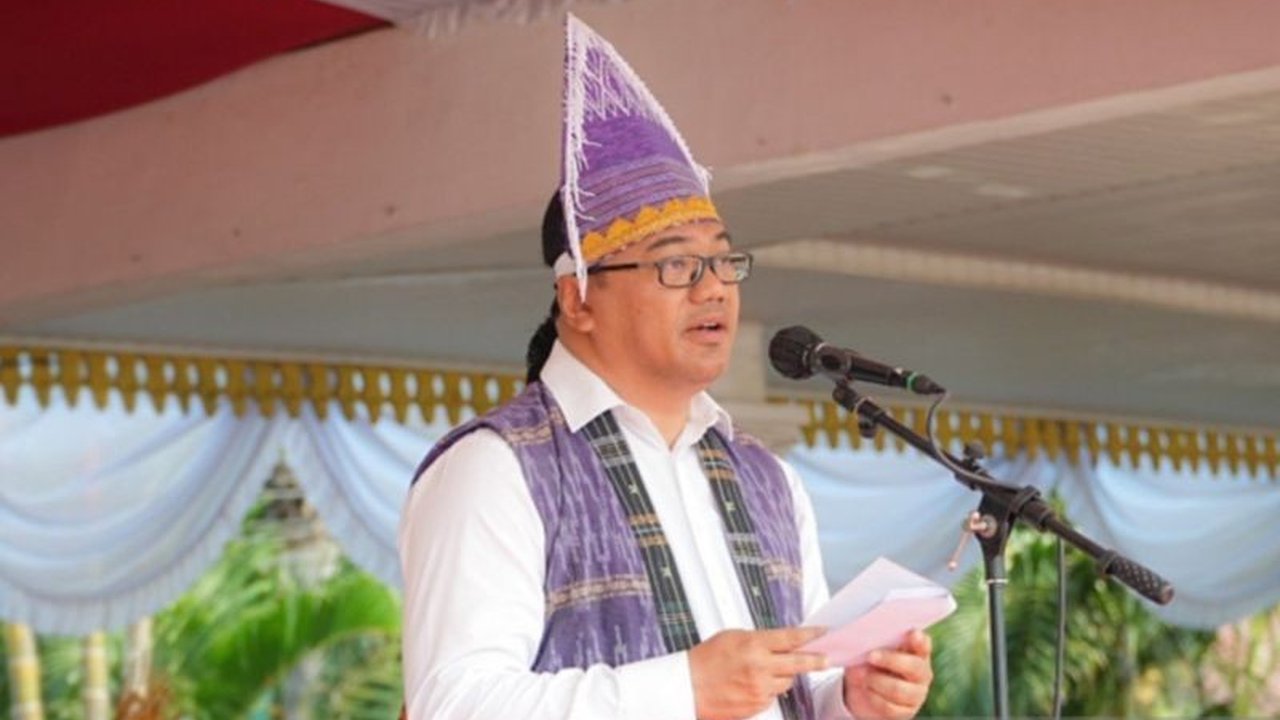 Bupati Deli Serdang, Asri Luddin Tambunan, menekankan Peningkatan Pendidikan Deli Serdang butuh partisipasi seluruh elemen masyarakat. Ia soroti kualitas belajar dan infrastruktur sekolah yang memprihatinkan.