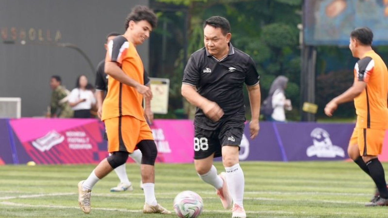 Ketua Umum Indonesia Football Seven Federation, Dudung Abdurachman, resmi membuka Football Seven League di Jakarta, ajang penting untuk menjaring bibit unggul Timnas Football Seven Indonesia menuju Kejuaraan Dunia 2027.