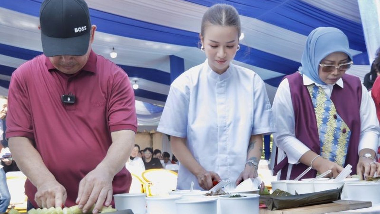 Tim Penggerak PKK Kalimantan Barat gencar mendorong Pangan Lokal Kalimantan Barat menembus pasar global melalui Festival Pangan Kalbar Ke-7, kolaborasi, dan inovasi, menghadirkan potensi ekonomi besar.