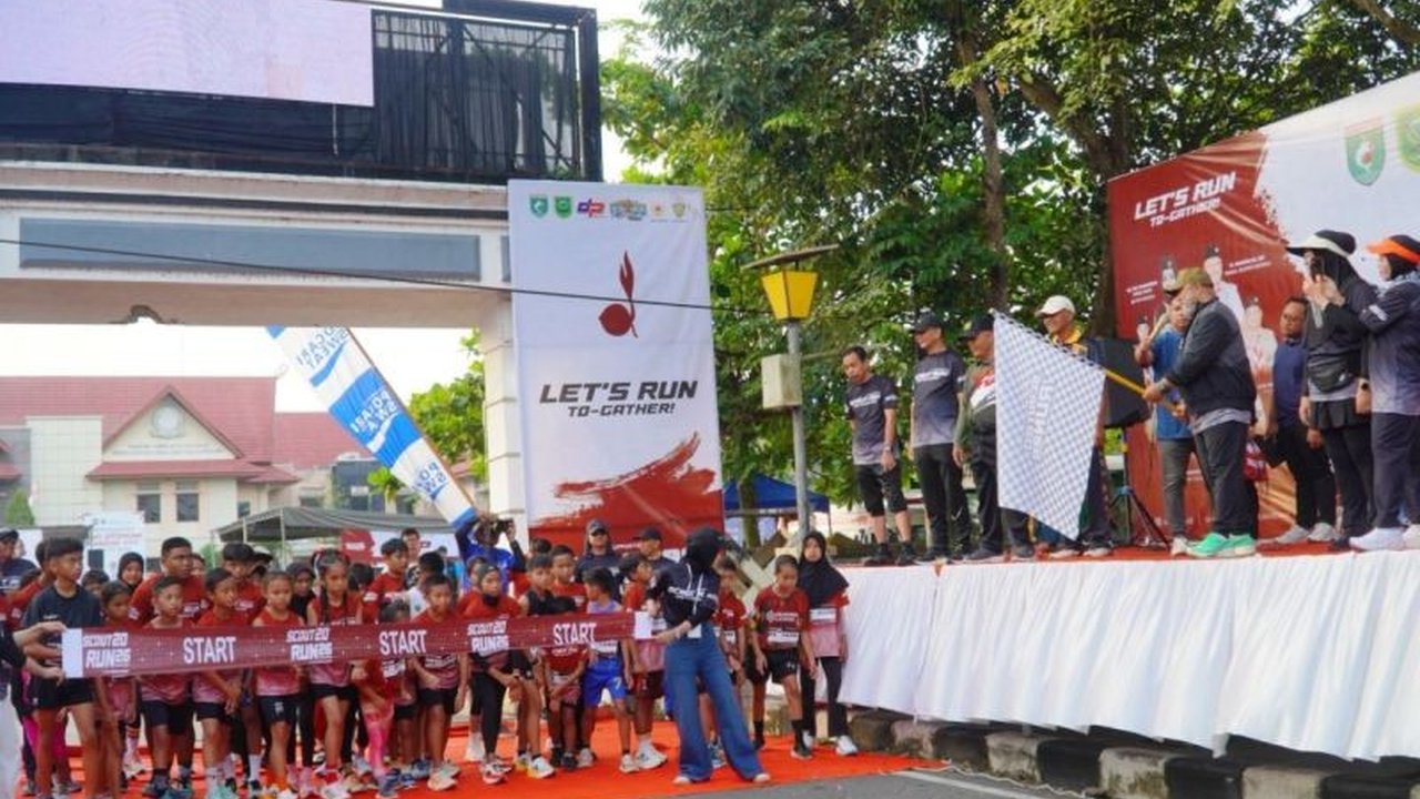 Pemerintah Kabupaten Berau bersama Kwarcab Gerakan Pramuka sukses menggelar Scout Run Berau 2026, menarik 1.272 peserta dari berbagai daerah untuk berolahraga sekaligus menikmati pesona wisata Bumi Batiwakkal.