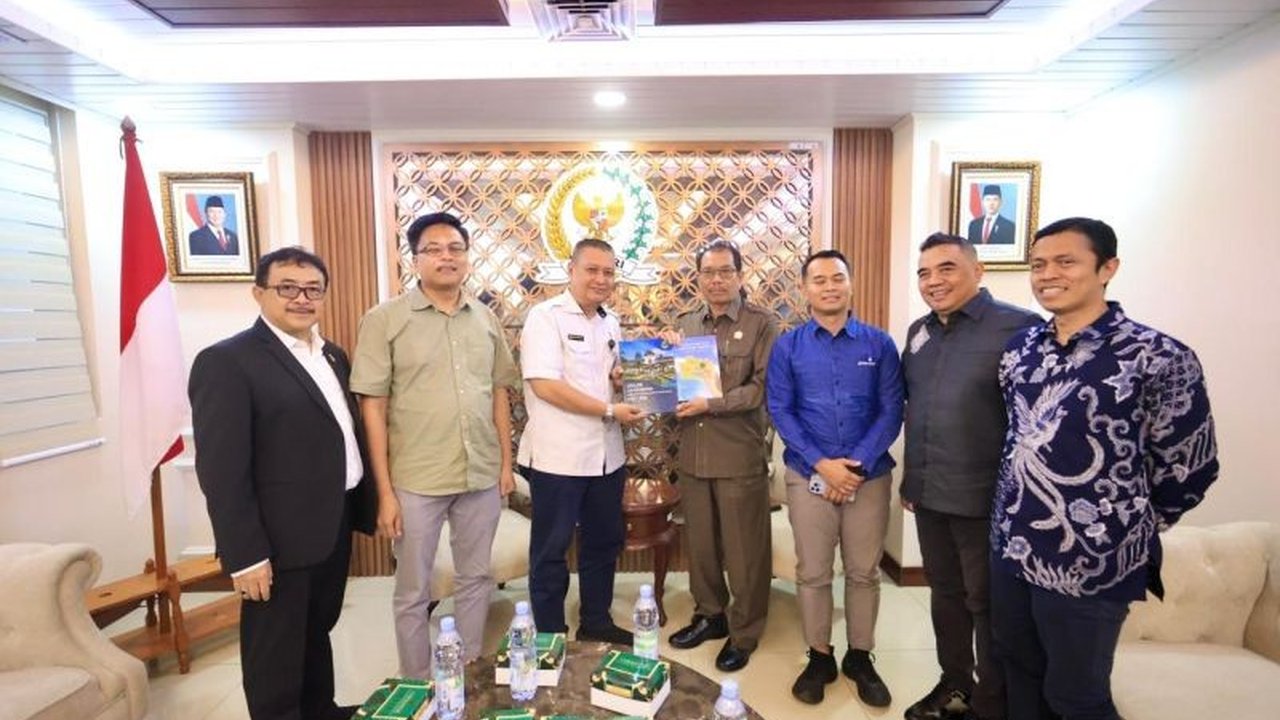 DPRD Jawa Barat terus mengupayakan sinkronisasi Rancangan Peraturan Daerah (Raperda) tentang Pemajuan Kebudayaan Jawa Barat dengan Undang-Undang Pemajuan Kebudayaan, demi efektifitas pelestarian warisan budaya di Bumi Pasundan.