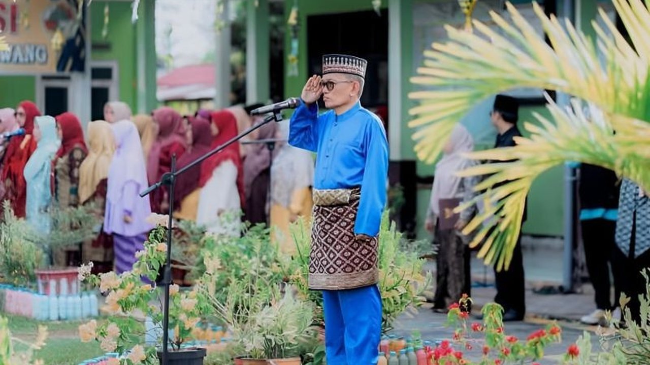 Kantor Kemenag Singkawang menegaskan komitmennya dalam penguatan mutu pendidikan dan pembentukan karakter peserta didik. Inisiatif ini bertujuan menciptakan sistem pendidikan yang inklusif dan berkelanjutan, selaras dengan semangat Hardiknas 2026.