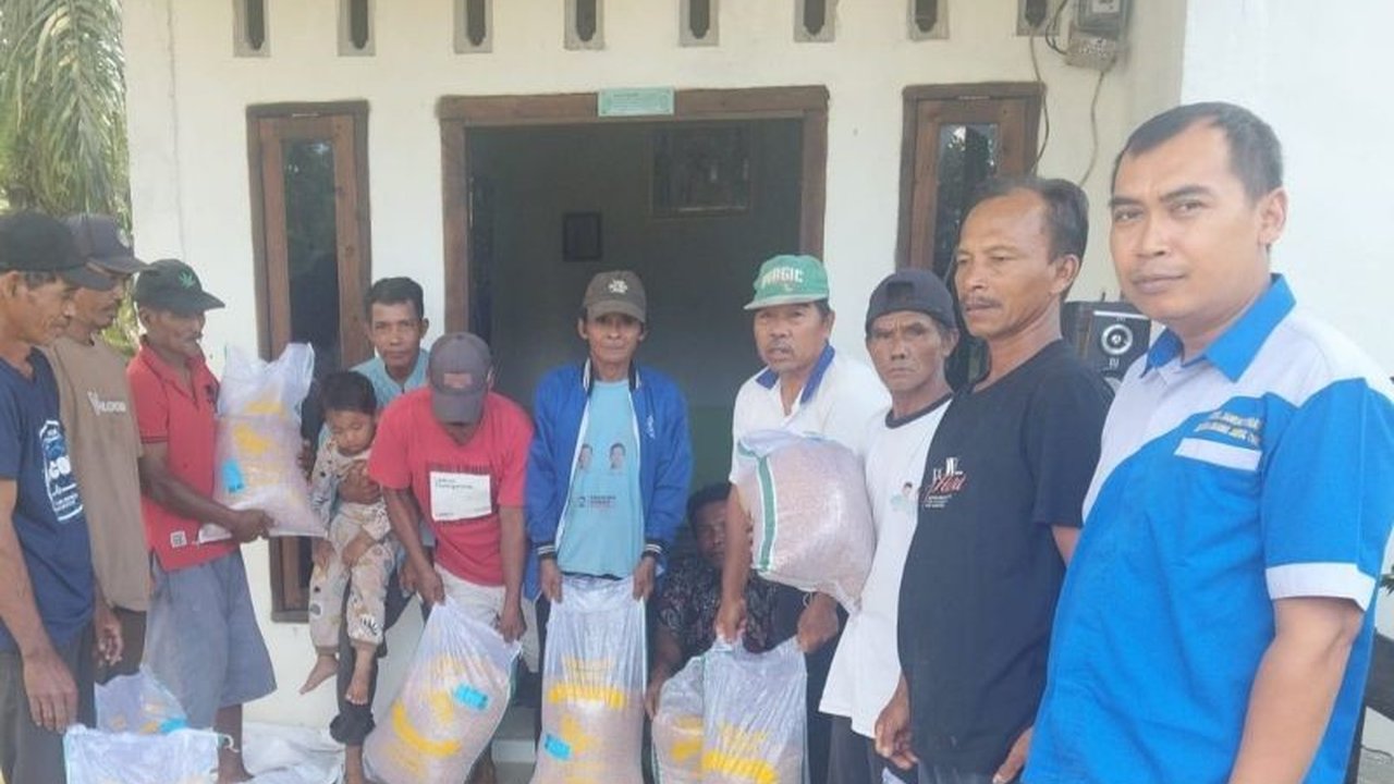 Kementerian Pertanian (Kementan) menyalurkan bantuan benih padi varietas Inpari 32 kepada petani di Tanjab Timur, Jambi, untuk 3.371 hektare lahan pertanian. Bantuan benih padi ini diharapkan dapat mempercepat musim tanam dan meningkatkan produksi pangan.