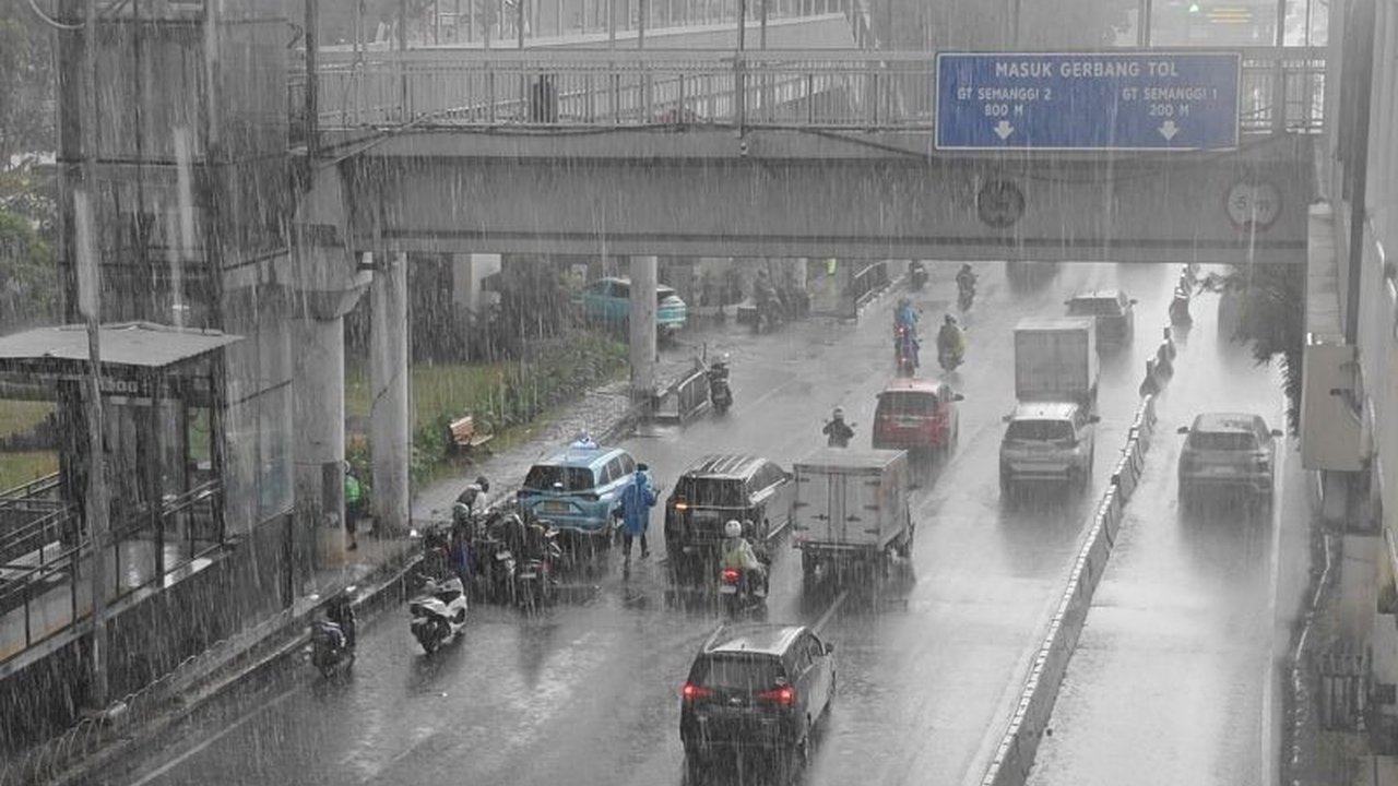 BMKG merilis prakiraan cuaca Jakarta untuk hari Senin, 4 Mei. Sebagian besar wilayah Ibu Kota diprediksi diguyur hujan ringan, dengan potensi hujan sedang di Jakbar dan Jaksel.