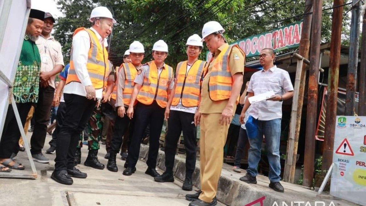 Pemerintah Kota Bekasi memulai era baru penataan utilitas dengan meluncurkan jalur kabel terpadu, sebuah langkah strategis untuk mempercantik kota dan memastikan infrastruktur yang rapi dan terkoordinasi.