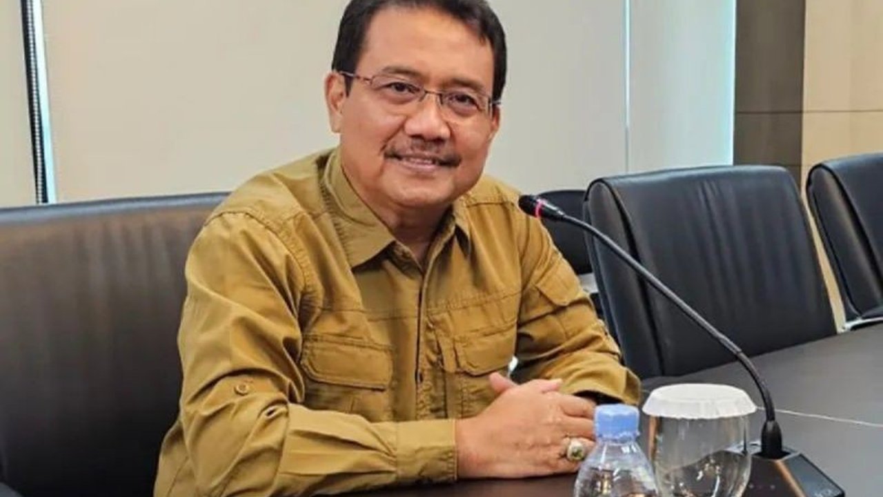 Seorang pakar hukum dari Unsoed mempertanyakan putusan kasasi Mahkamah Agung dalam kasus tanah Bank Kalbar yang membebaskan terdakwa, memicu perdebatan tentang keadilan hukum.