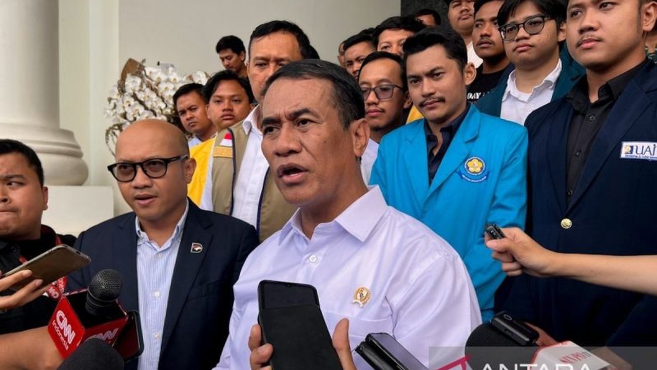 Menteri Pertanian Andi Amran Sulaiman menegaskan Program Makan Bergizi Gratis (MBG) berperan penting sebagai penyerap hasil produksi 165 juta petani di seluruh Indonesia, sekaligus mendorong ekonomi desa dan meningkatkan gizi generasi muda.