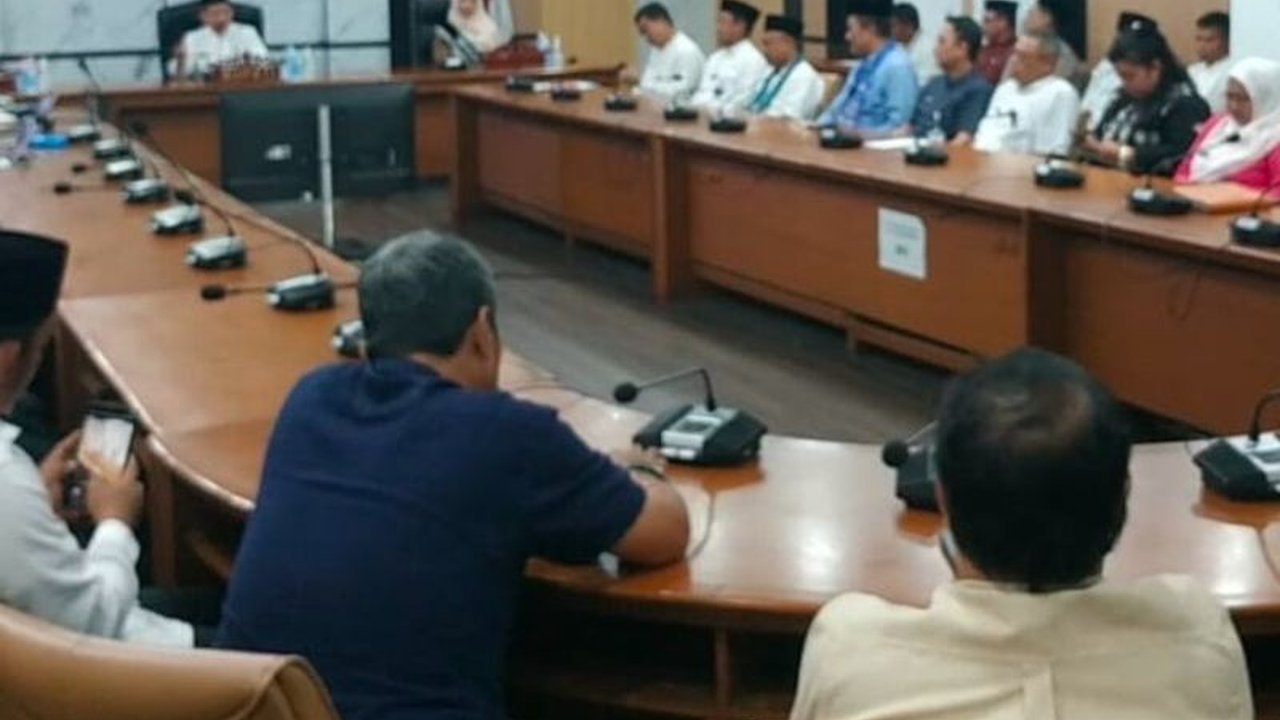 Bupati Kepulauan Seribu Muhammad Fadjar Churniawan berkomitmen penuh memastikan setiap anak di wilayahnya memperoleh layanan pendidikan sesuai Kebijakan Wajib Belajar 13 Tahun.