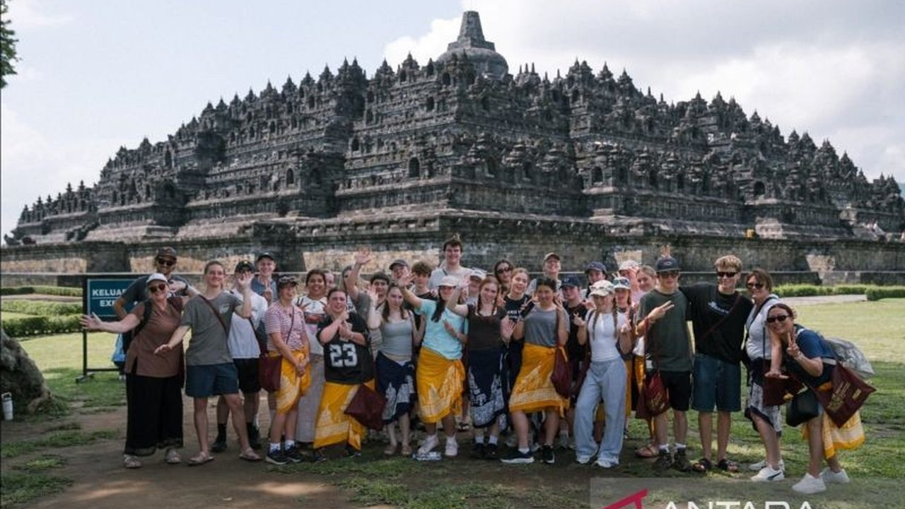 Kementerian Pariwisata (Kemenpar) mendukung penuh program Edutrip Australia-Indonesia, sebuah inisiatif yang memadukan pendidikan, budaya, dan pariwisata untuk memperkenalkan kekayaan Indonesia kepada pelajar mancanegara.