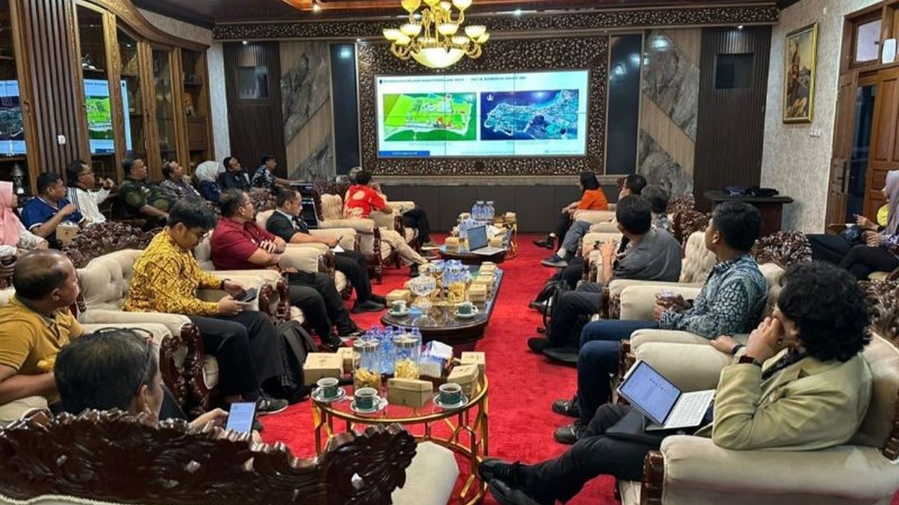 Fakultas Teknik UGM berkolaborasi dengan Pemerintah Kabupaten Jepara dalam pengembangan wisata berbasis teknologi, fokus pada Pantai Bandengan dan digitalisasi Museum R.A. Kartini untuk memajukan pariwisata dan melestarikan budaya lokal.