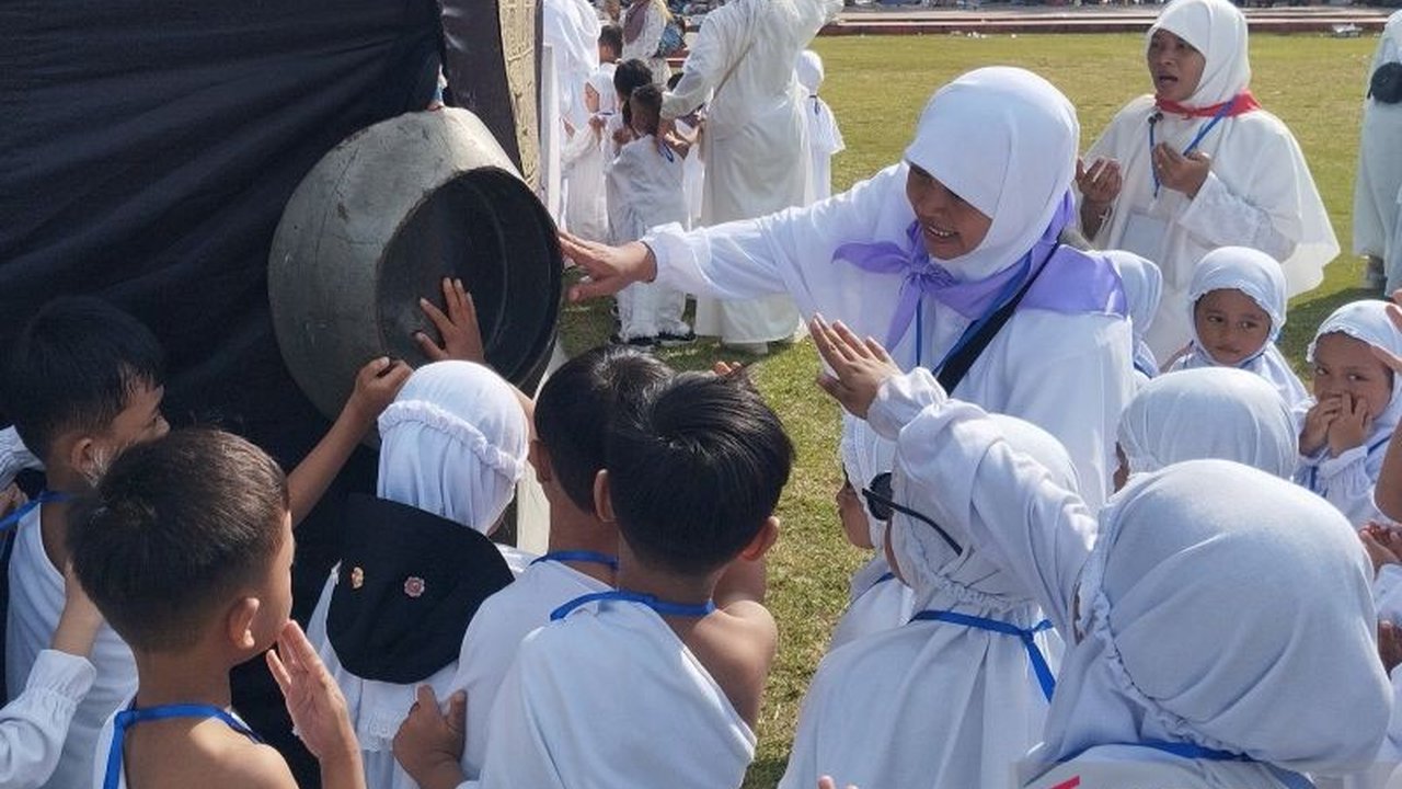 Lebih dari seribu siswa TK-PAUD di Kudus dan Jepara antusias mengikuti Manasik Haji, sebuah inisiatif penting untuk pembentukan karakter Islami dan pengenalan rukun Islam kelima sejak usia dini.
