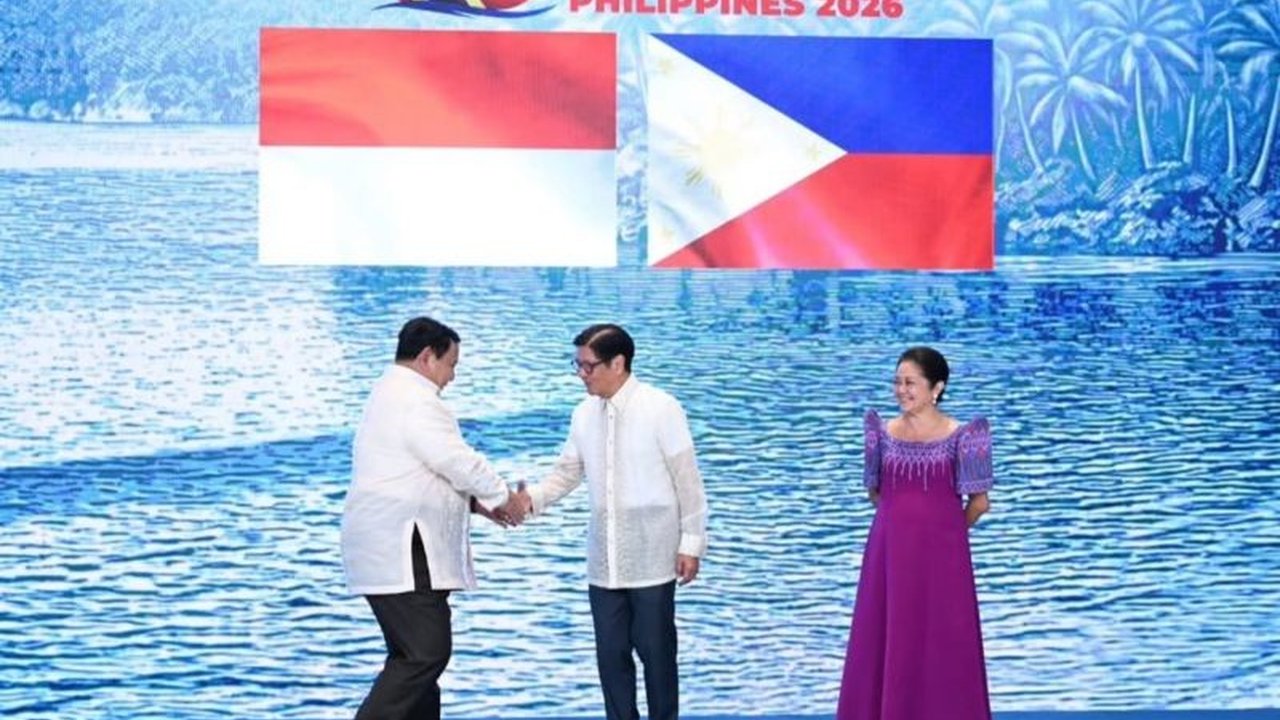 Presiden Prabowo Subianto memperkuat solidaritas regional dengan menghadiri jamuan KTT ASEAN di Filipina, menegaskan komitmen Indonesia di tengah tantangan global.