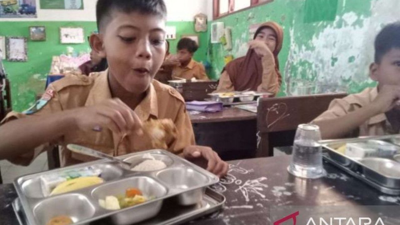 Satuan Tugas (Satgas) Makan Bergizi Gratis (MBG) Bangkalan menemukan 41 Satuan Pelayanan Pemenuhan Gizi (SPPG) belum memiliki sertifikat halal, prasyarat utama program Makan Bergizi Gratis.