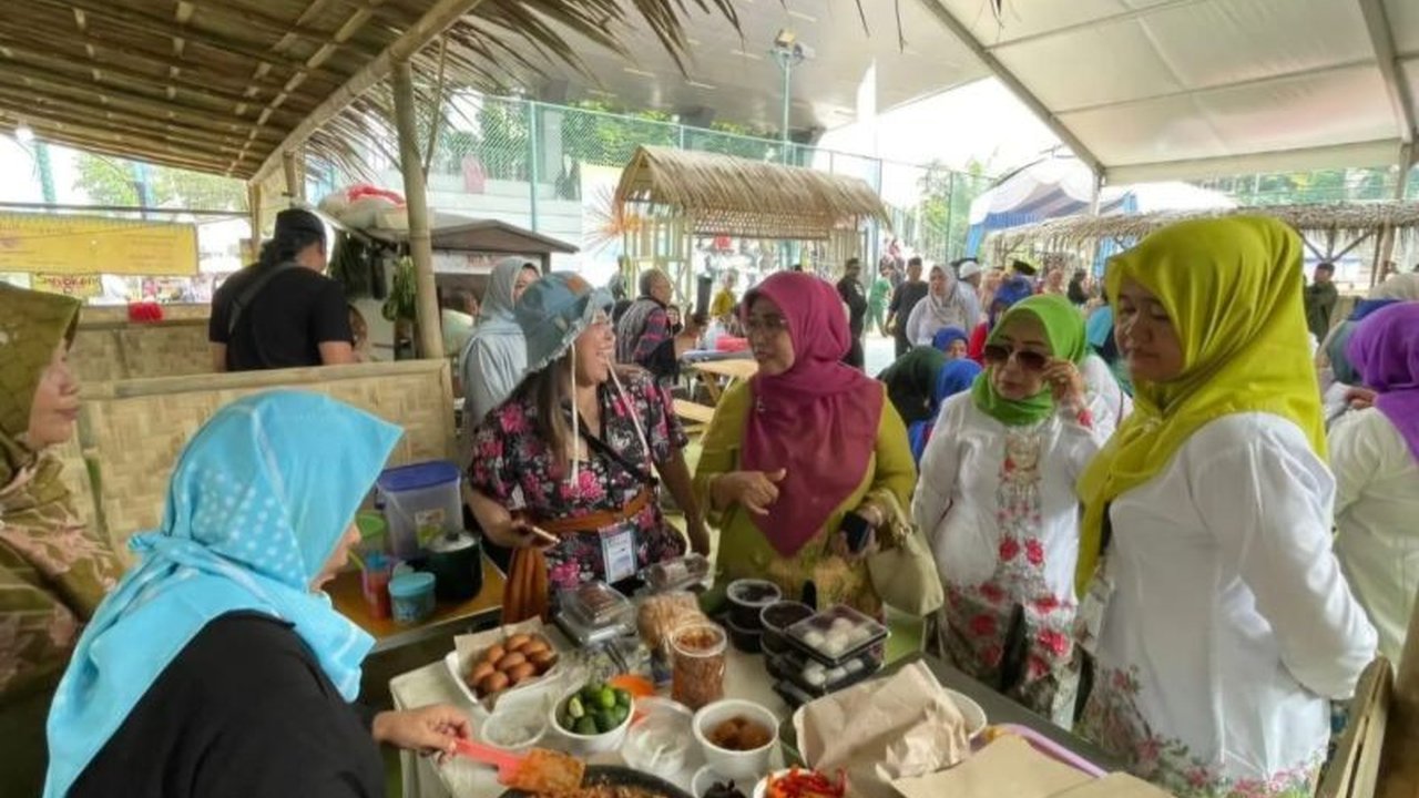 Tradisi Pasar Pengabisan Depok, kebiasaan masyarakat tempo dulu berbelanja kebutuhan terakhir jelang Idul Fitri, kembali diangkat dalam Lebaran Depok 2026 untuk dikenalkan pada generasi muda.