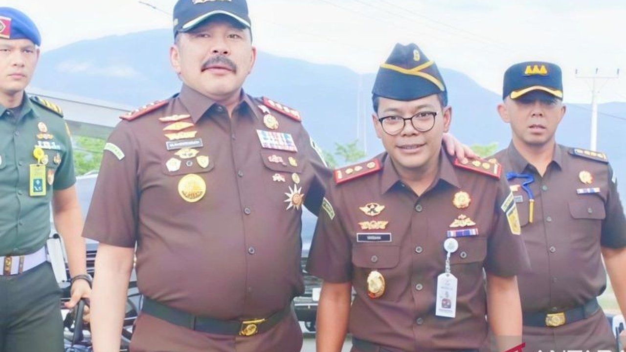 Jaksa Agung ST Burhanuddin mengingatkan jajaran Kejaksaan Negeri Sigi untuk menjaga integritas dan profesionalisme dalam penegakan hukum, sekaligus meresmikan gedung baru Kejari Sigi.
