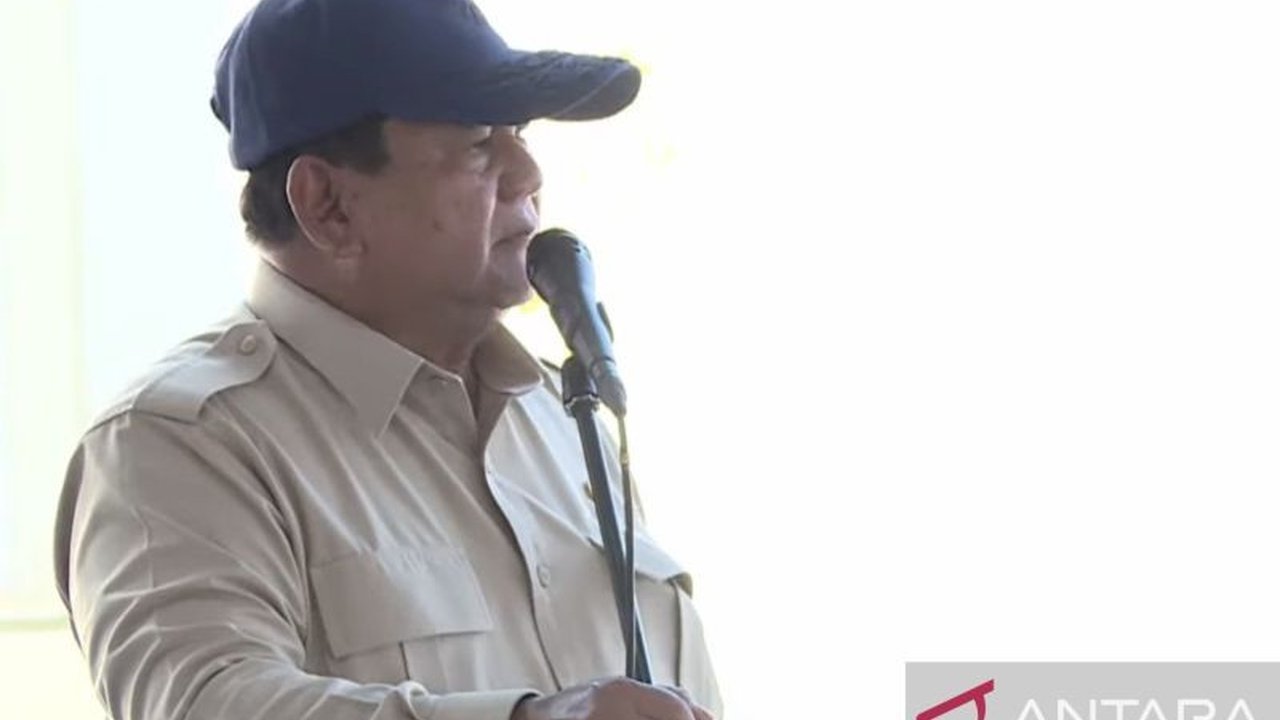 Presiden Prabowo Subianto meninjau langsung Kampung Nelayan Merah Putih di Gorontalo, menegaskan komitmen pemerintah dalam memperkuat peran nelayan dan mengembangkan ekonomi biru demi swasembada pangan.