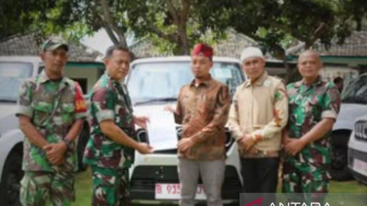 Sebanyak 30 Koperasi Desa/Kelurahan Merah Putih (KDKMP) di Pamekasan menerima kendaraan operasional pikap dari PT Agrinas, diharapkan mampu memperkuat ekonomi desa dan meningkatkan pelayanan.