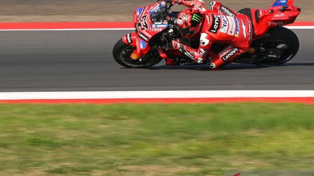 Pembalap Ducati Lenovo, Pecco Bagnaia, mengalihkan fokusnya untuk pengembangan motor demi menghadapi musim MotoGP 2026 setelah hasil kurang memuaskan di musim 2025.