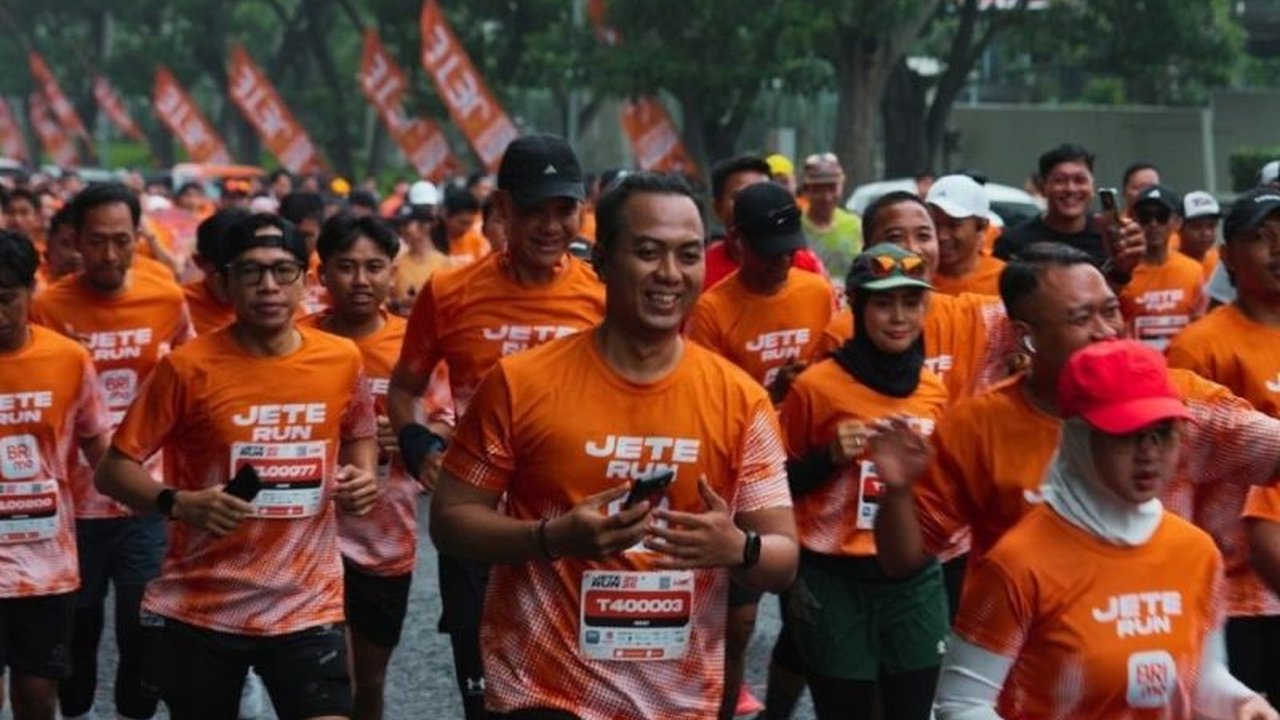 Ajang lari JETE RUN 2026 siap digelar 6 September di Surabaya dengan target 10.000 peserta, mendukung sport tourism dan ekonomi kreatif kota pahlawan.