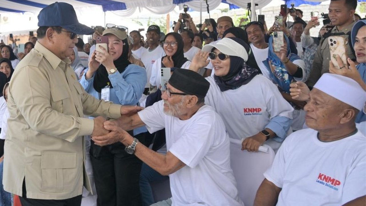 Presiden Prabowo Subianto menegaskan komitmen pemerintah untuk hadir dan memprioritaskan kesejahteraan nelayan di seluruh Indonesia, mengakui risiko besar yang mereka hadapi.