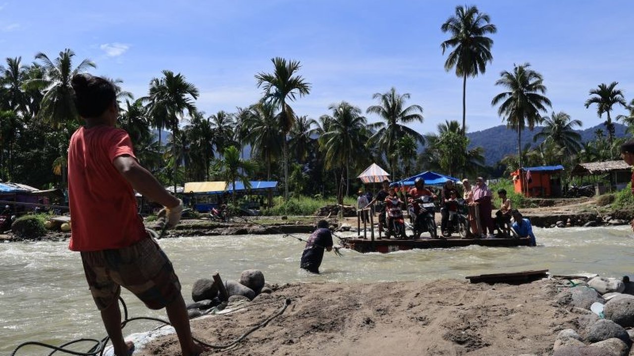 Balai Pelaksanaan Jalan Nasional (BPJN) Sumatera Barat menargetkan rancangan teknik detail (DED) Jembatan Anduring di Kayu Tanam selesai Agustus 2026, membuka jalan bagi pembangunan kembali jembatan vital ini.