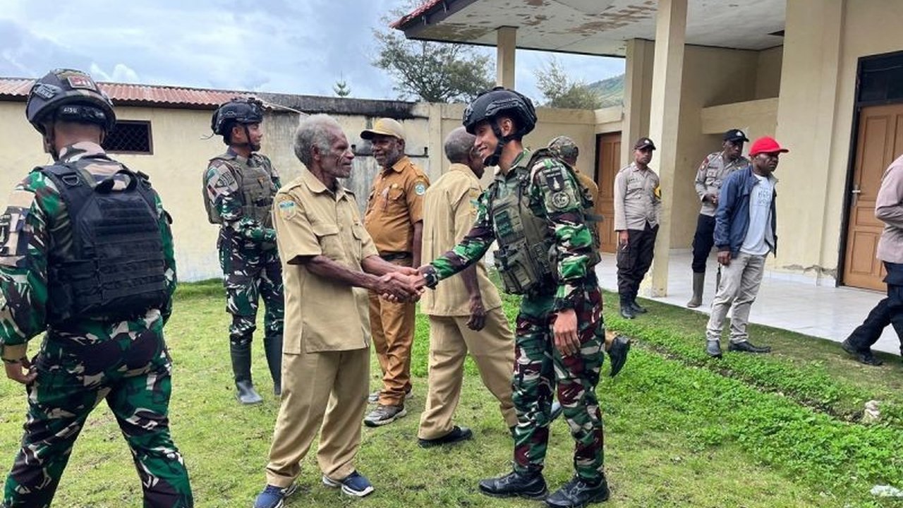 TNI-Polri bersama ASN Kabupaten Lanny Jaya bersinergi menjaga stabilitas keamanan melalui kegiatan anjangsana, mempererat tali silaturahmi dan menyatukan visi bersama.