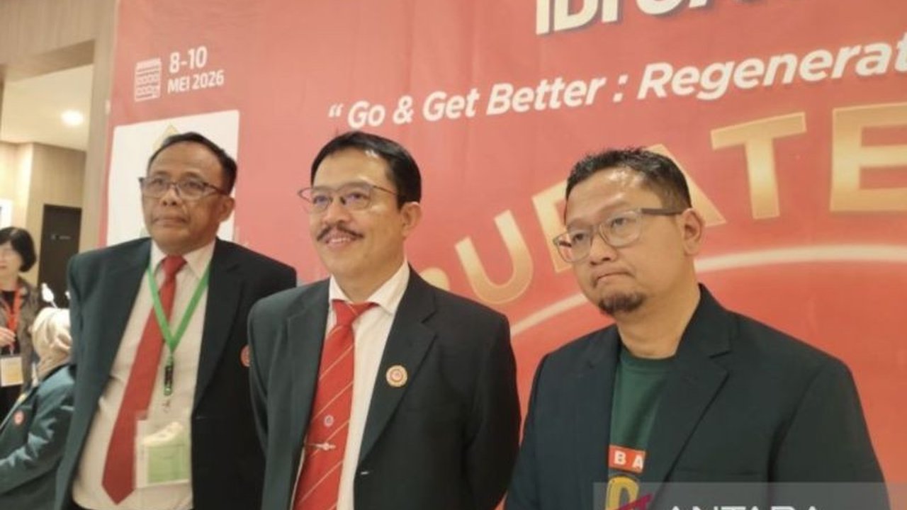 Ketua IDI Jatim terpilih, dr. Budi Himawan, memprioritaskan penguatan Perlindungan Dokter IDI Jatim dan tenaga kesehatan, mencakup pendampingan hukum dan pencegahan perundungan, untuk memastikan pelayanan medis yang aman dan berkualitas.