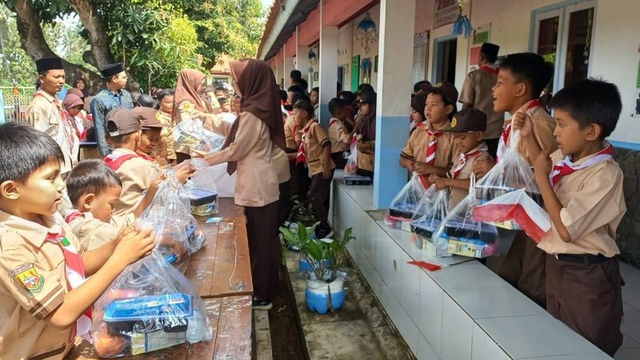 Bupati Majalengka Eman Suherman tegaskan Program Pangan B2SA krusial cegah stunting, sasar sekolah dasar demi generasi emas. Simak detail strategi dan implementasinya!