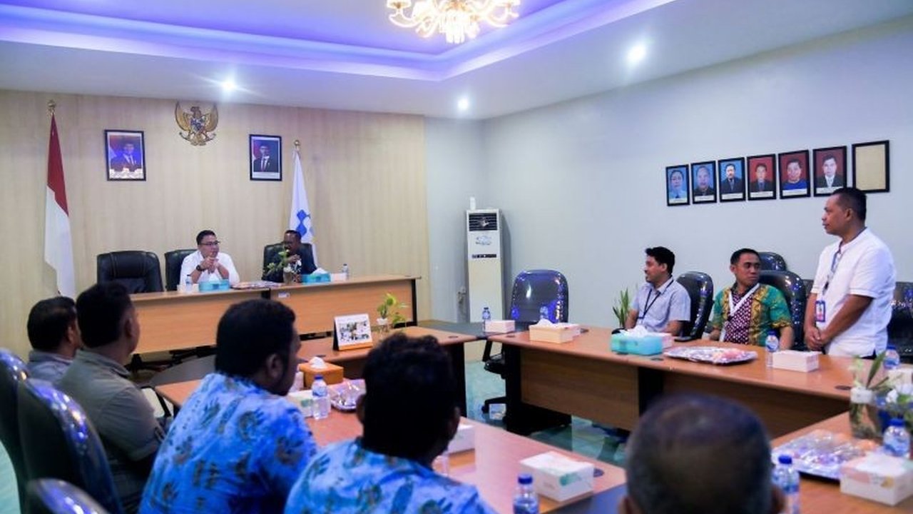 Wakil Menteri Komunikasi dan Digital (Wamenkomdigi) Angga Raka Prabowo menegaskan peran vital Balmon Jayapura dalam menjaga kedaulatan dan keamanan negara melalui pemantauan frekuensi radio.