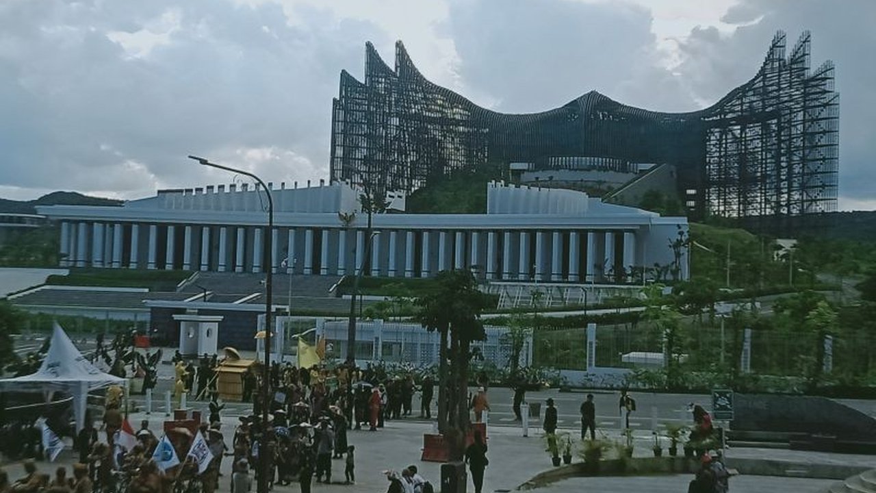 Kementerian Pendidikan Tinggi, Sains, dan Teknologi (Kemdiktisaintek) mendorong Integrasi Kampus Kalimantan dengan IKN, melihat potensi besar pengembangan pendidikan tinggi yang terintegrasi dengan Ibu Kota Nusantara. Kolaborasi ini diharapkan melahirkan.