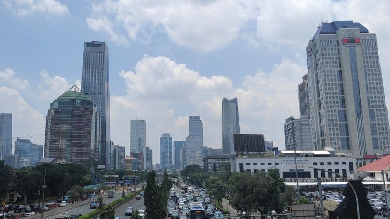 Badan Meteorologi, Klimatologi, dan Geofisika (BMKG) merilis prakiraan cuaca Jakarta untuk Selasa, 24 Maret. Simak detail lengkap kondisi cuaca Jakarta mulai pagi hingga malam hari yang didominasi cerah.
