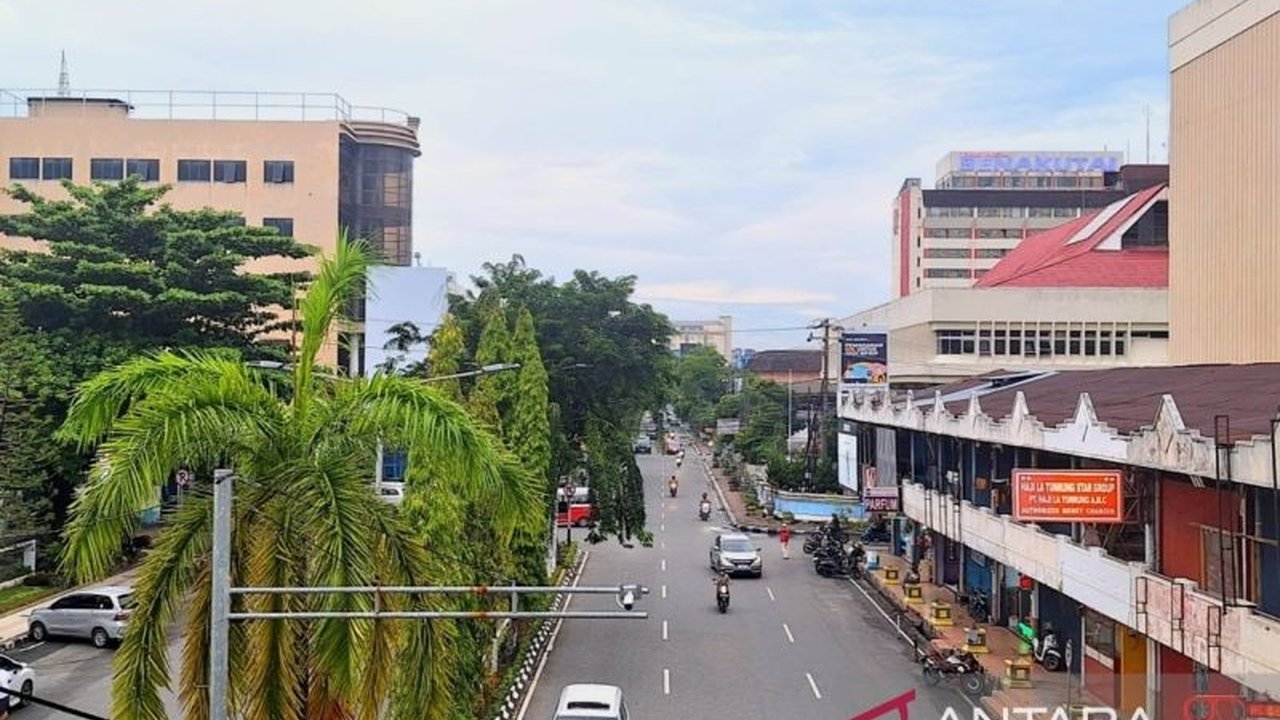 Polda Kaltim mengungkap produksi sabu jaringan internasional Kaltim di Balikpapan, menangkap dua tersangka dan menyita barang bukti, termasuk bahan baku dari Malaysia.