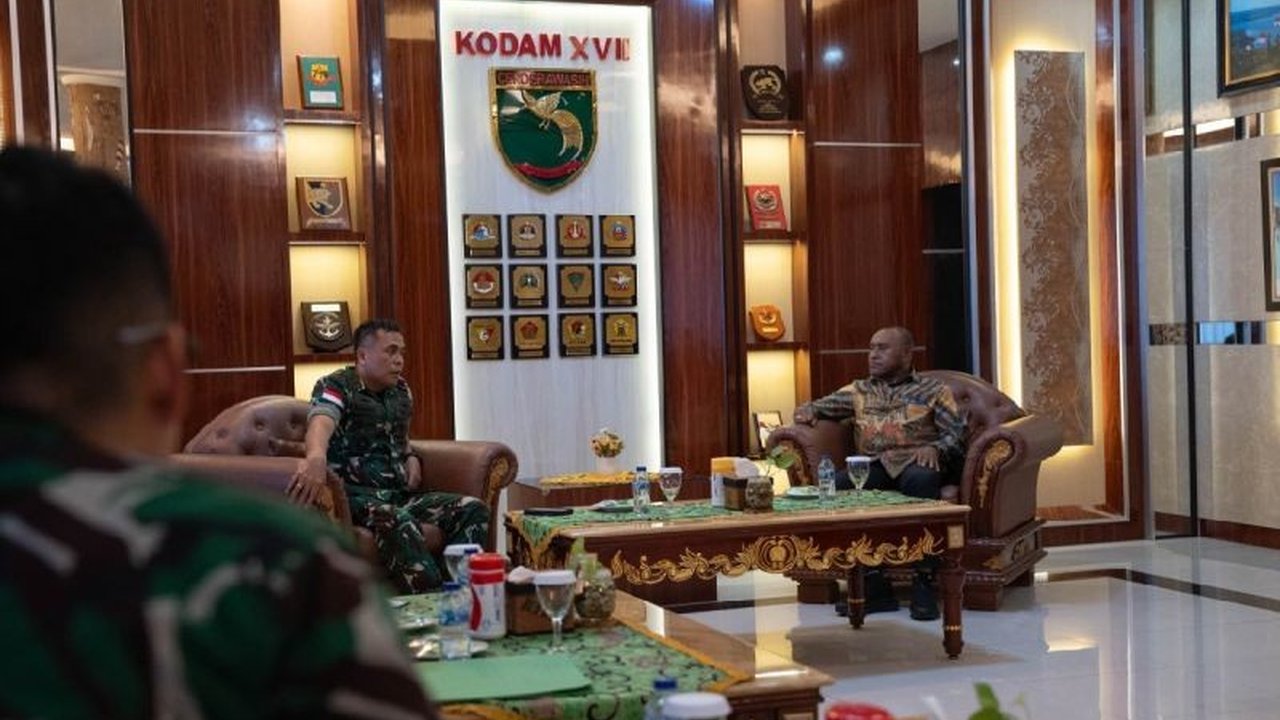 PT PLN (Persero) Unit Induk Wilayah Papua dan Papua Barat menggandeng Kodam XVII/Cenderawasih untuk memperkuat pengamanan dan mendukung percepatan Pembangunan Kelistrikan Papua, demi pemerataan layanan listrik dan pertumbuhan ekonomi.