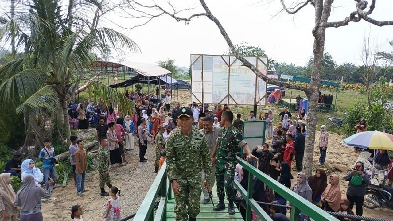 Pembangunan Jembatan Gantung Aceh Tamiang sepanjang 140 meter oleh TNI AD kini rampung, membuka akses vital bagi warga Sekerak Kiri dan Bandar Mahligai.