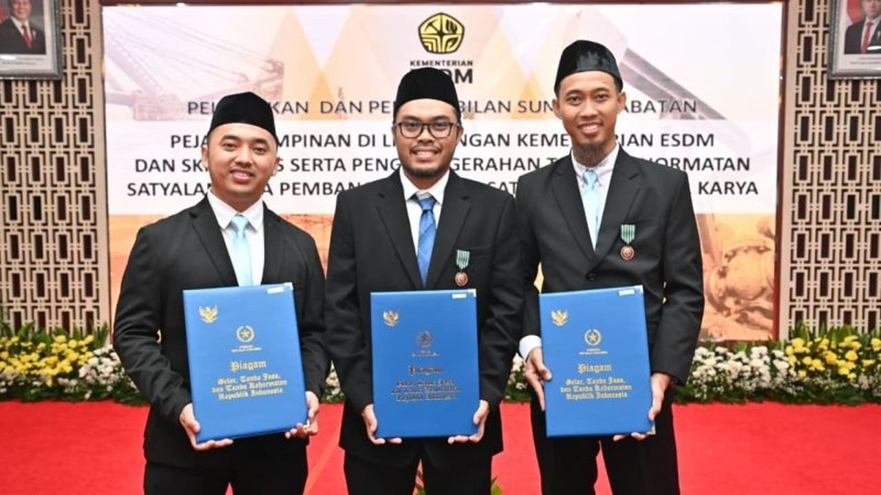 Direktur Utama PLN IP Bernadus Sudarmanta menegaskan budaya inovasi PLN IP terus berkembang, dibuktikan dengan penghargaan Satyalancana Wira Karya 2025 kepada tiga inovator muda yang berkontribusi pada efisiensi dan keberlanjutan energi.