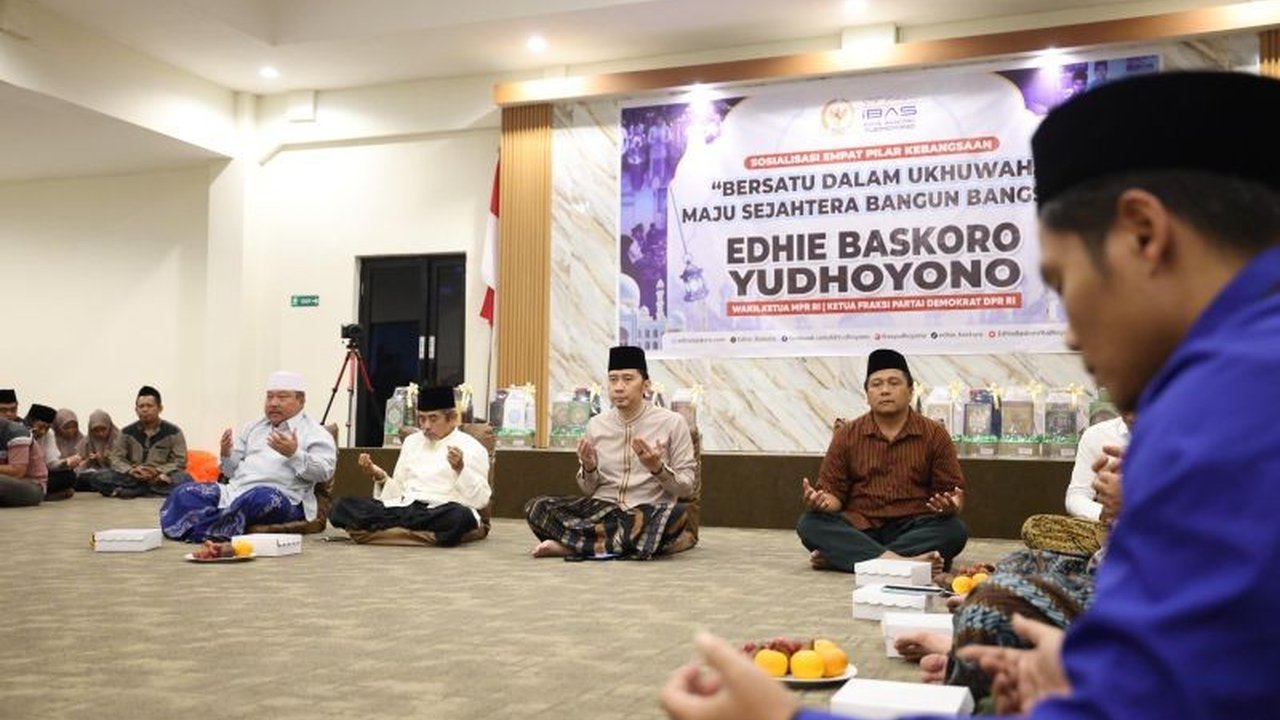 Wakil Ketua MPR RI Edhie Baskoro Yudhoyono mendorong pesantren untuk perkuat akhlak dan teknologi. Ini penting agar santri siap menghadapi tantangan global dan membangun kemandirian umat.