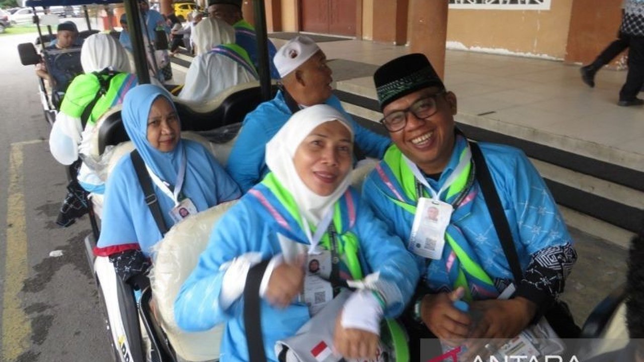 PPIH Embarkasi Medan menyambut 234 calon haji Kloter 17, kloter terakhir yang akan diberangkatkan ke Tanah Suci, menandai selesainya penerimaan jemaah dari Sumatera Utara.